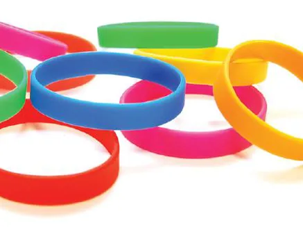 Pulseras de silicona de colores entrelazadas